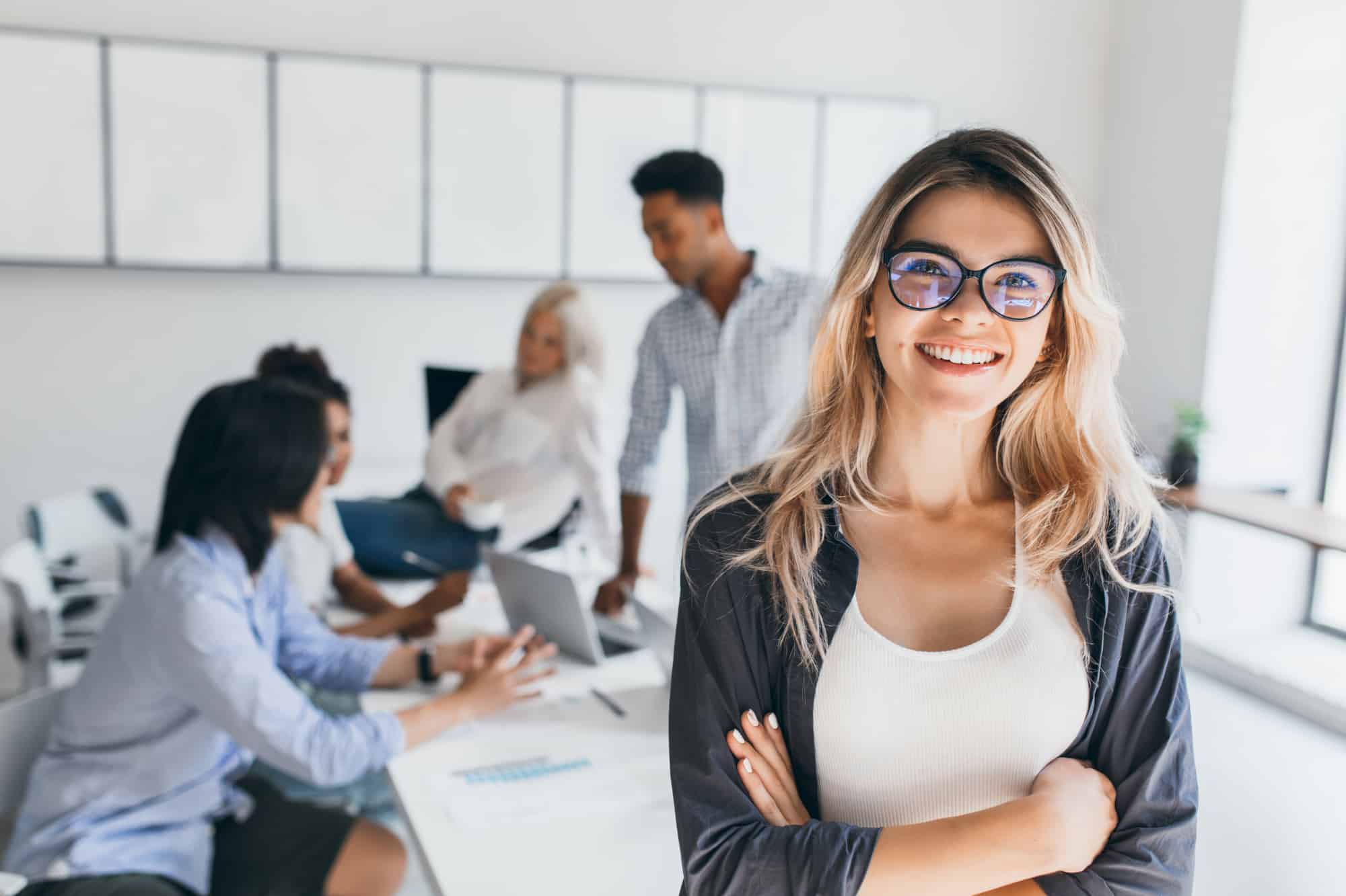 formation Coaching d'équipe - fille avec lunette
